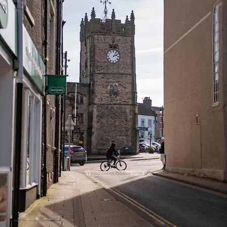 Modern In Richmond, North Yorkshire * Richmond (North Yorkshire)